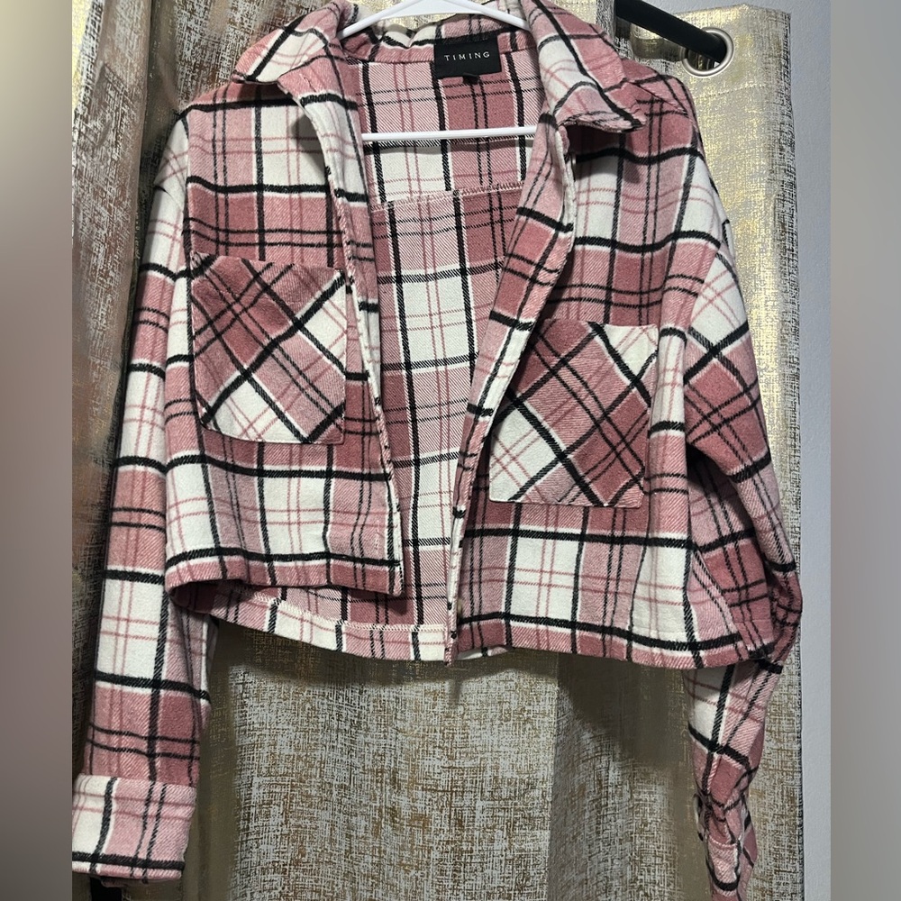 Cropped, Pink Plaid Jacket
Size S 
Krush Boutique